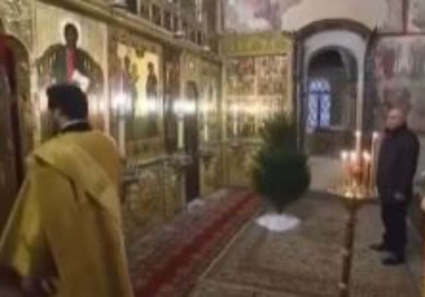 Sam samcat: U Kremlju održana liturgija samo za ruskog predsjednika (VIDEO)