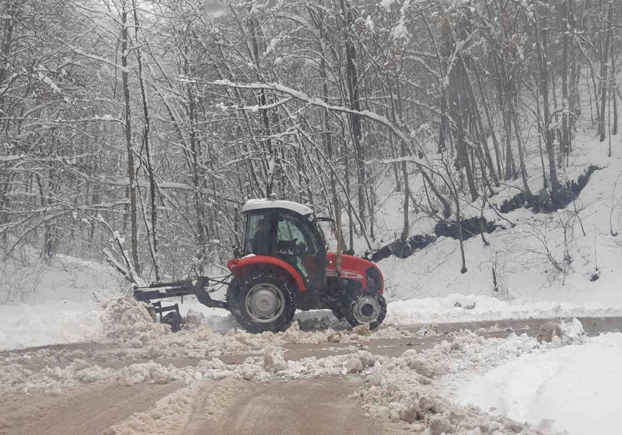 Visina snijega i do 60 centimetara: Krupa na Uni i dalje bez električne energije, đaci ne mogu u škole