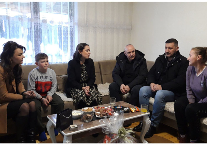 Posjeta dječacima ranjenim na Badnji dan na Kosovu 