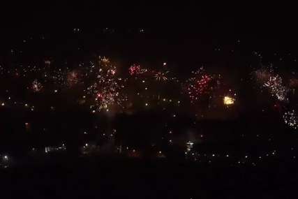 "9. januar slavićemo vječno" U Tesliću tvrde da su imali najveći vatromet u Srpskoj (VIDEO)