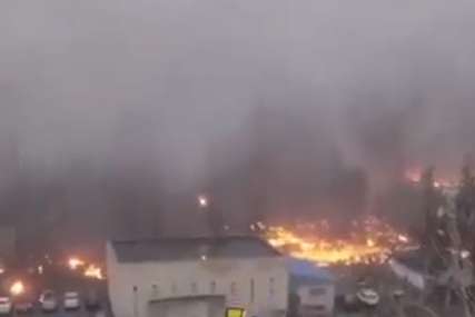 Prvi snimci sa mjesta nesreće: Broj stradalih u padu ukrajinskog helikoptera PORASTAO NA 18, dijelovi letjelice razbacani (VIDEO, FOTO)