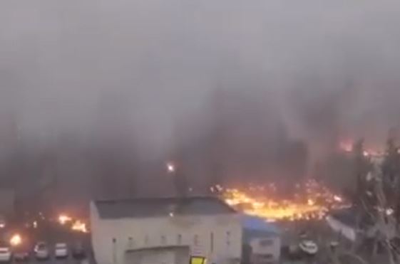 Prvi snimci sa mjesta nesreće: Broj stradalih u padu ukrajinskog helikoptera PORASTAO NA 18, dijelovi letjelice razbacani (VIDEO, FOTO)