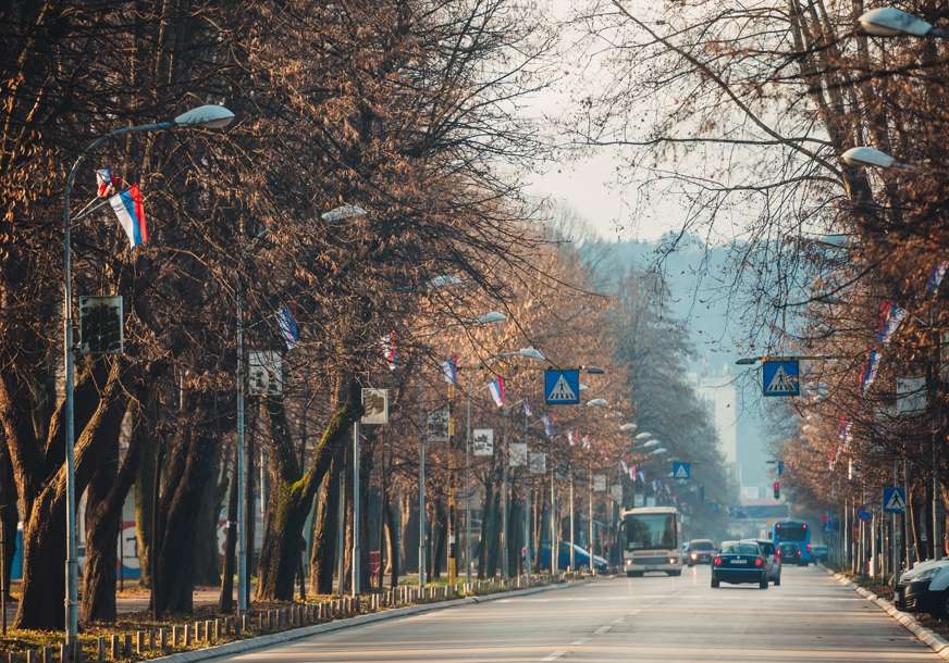 U SUSRET 9. JANUARU Hiljade zastavica na ulicama najvećeg grada Srpske