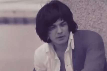 Zdravko Čolić u spotu za pjesmu "Dome moj"
