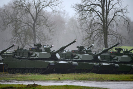 UKRAJINA SE DODATNO NAORUŽAVA Vašington šalje 31 tenk "abrams" za 400 miliona dolara