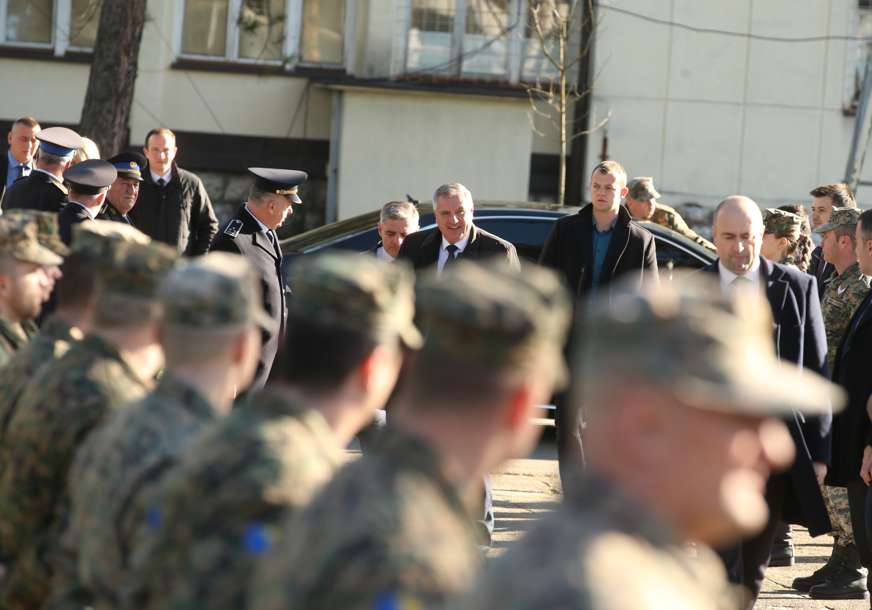 Višković sa božićnog prijema poručio "Važno je da nastavimo tradiciju vojske Republike Srpske"