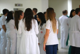 (FOTO) Gube li medicinari 250 KM u 2027? Zdravstveni dodatak VRUĆA TEMA u bolnicama i domovima zdravlja, evo zbog čega