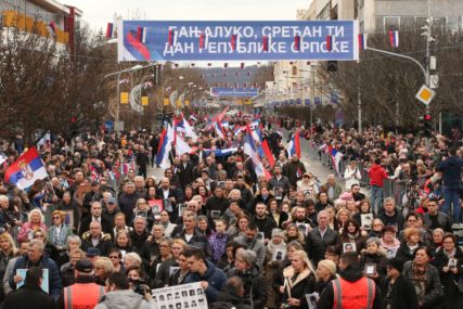 U Banjaluci održan "Hod časti": Rođendan naše Republike jeste 9. januar i taj datum nikada neće biti promijenjen