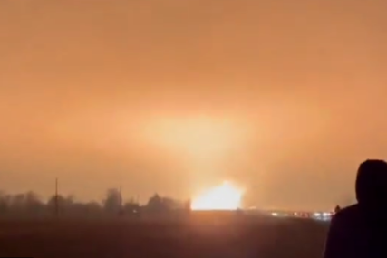 Drama u Litvaniji: Eksplodirao gasovod, otvoreni plamen ide do 50 metara u visinu (VIDEO)