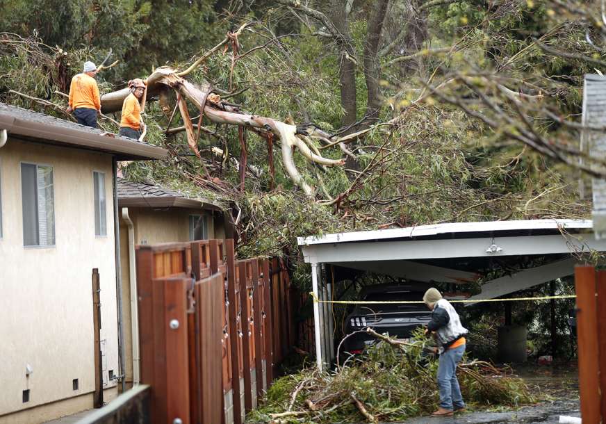 Najmanje 6 mrtvih u SAD: Tornado i oluja poharali Alabamu (FOTO)
