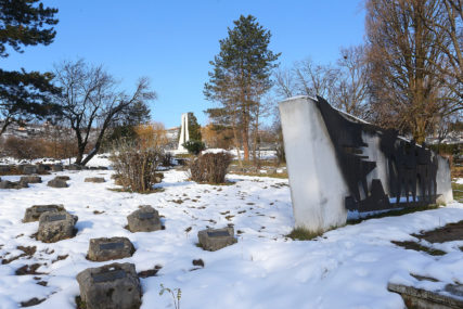 Zaboravili na narodne heroje: Kako danas izgleda Partizansko groblje (FOTO)