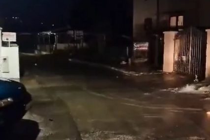Rijeka se izlila kod Starog Mosta u Mostaru