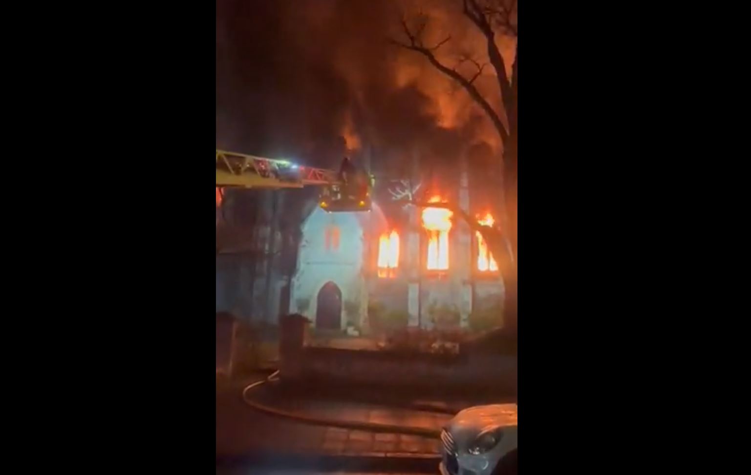 Vatra progutala istorijsko blago: Izgorjela crkva Svetog Marka stara 150 godina (VIDEO, FOTO)