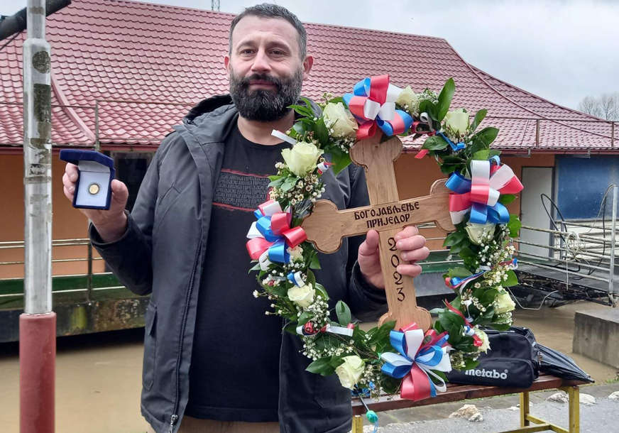 Bogojavljenske svečanosti u Prijedoru: Duško Kaurin osvojio Časni krst i zlatnik