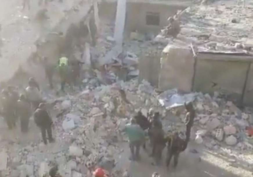Objavljeni stravični prizori: Dijete poginulo prilikom urušavanja zgrade, stradalo najmanje 10 ljudi (VIDEO, FOTO)