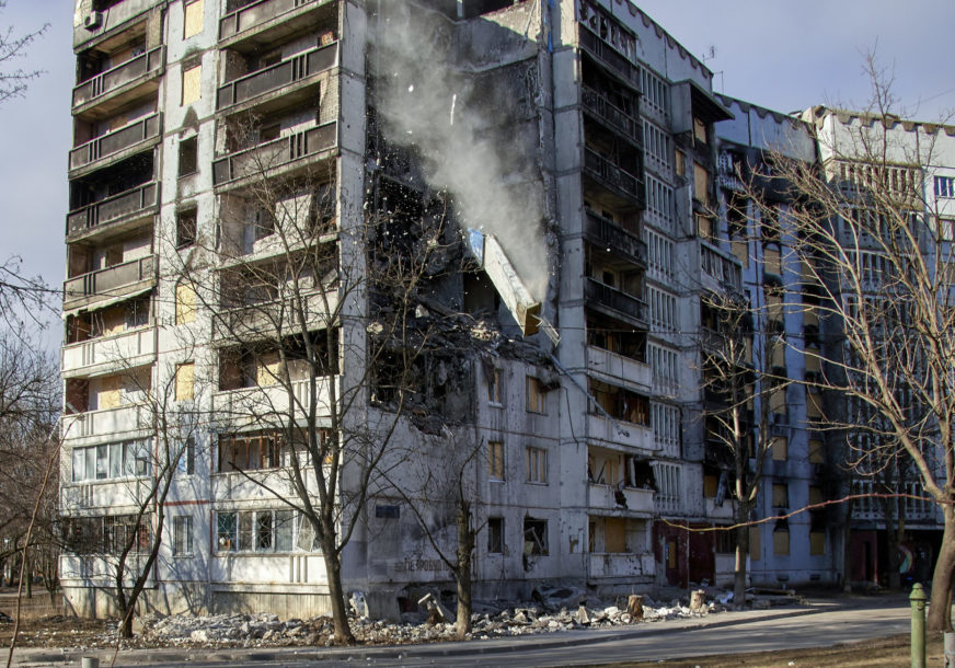 Uništena zgrada u Ukrajini