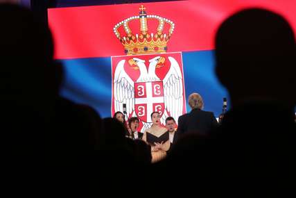 KAKO JE KRŠTENA SRPSKA Postoji nekoliko verzija nastanka imena Republike, a po jednoj “kum” je čuveni muzički menadžer  