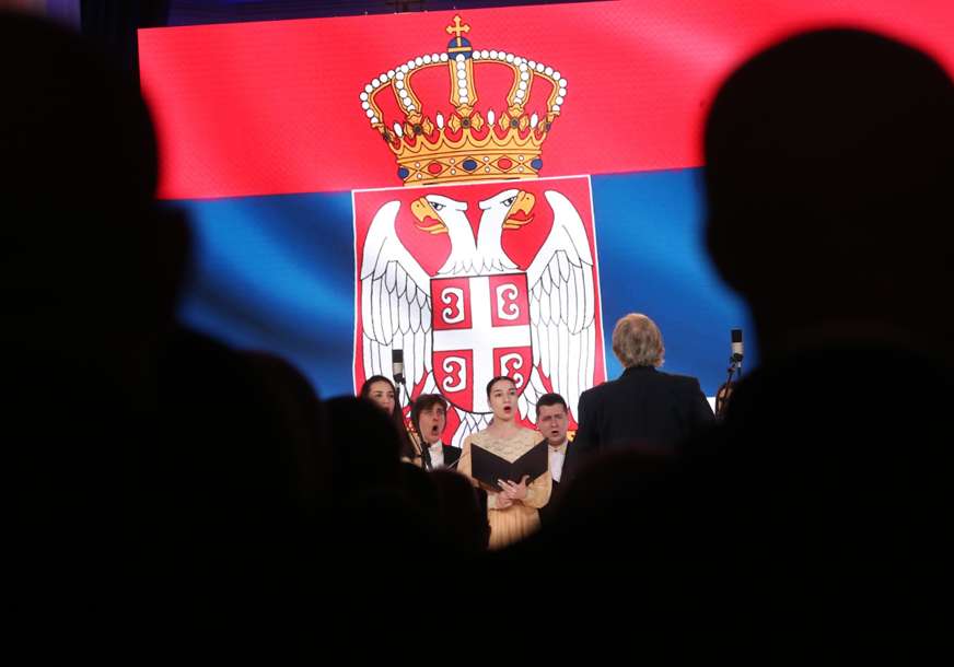 KAKO JE KRŠTENA SRPSKA Postoji nekoliko verzija nastanka imena Republike, a po jednoj “kum” je čuveni muzički menadžer  