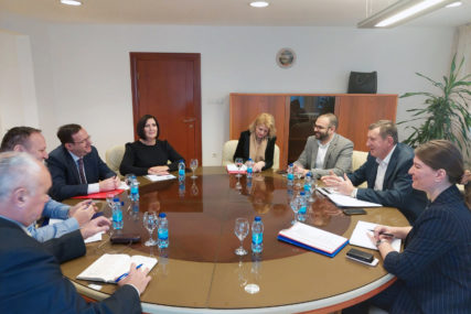 Vojin Mitrović sa predstavnicima sindikata