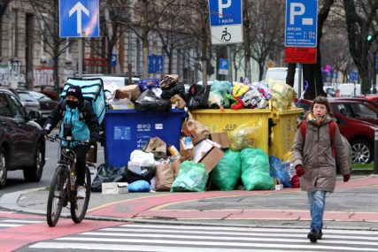 Prekinut štrajk radnika čistoće u Zagrebu: Gradonačelnik s njima poslije dogovora ČISTIO ULICE (VIDEO)