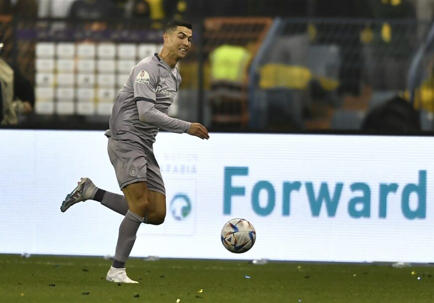 Ronaldo trči za loptom