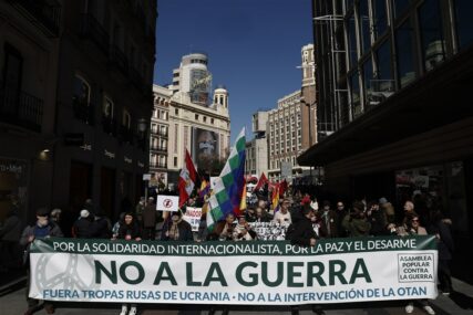 "Dole vojni budžeti" U Madridu održan marš protiv  NATO i slanja oružja Ukrajini