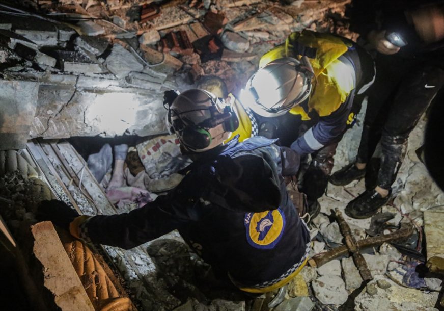 Ruševine nakon zemljotresa u Turskoj, izvlačenje povrijeđenih