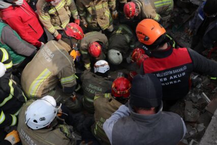 Muškarac ispod ruševina proveo 108 sati