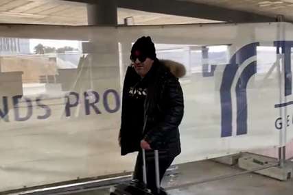 Ljudi ga u čudu gledali: Lukas napravio haos na aerodromu (VIDEO)