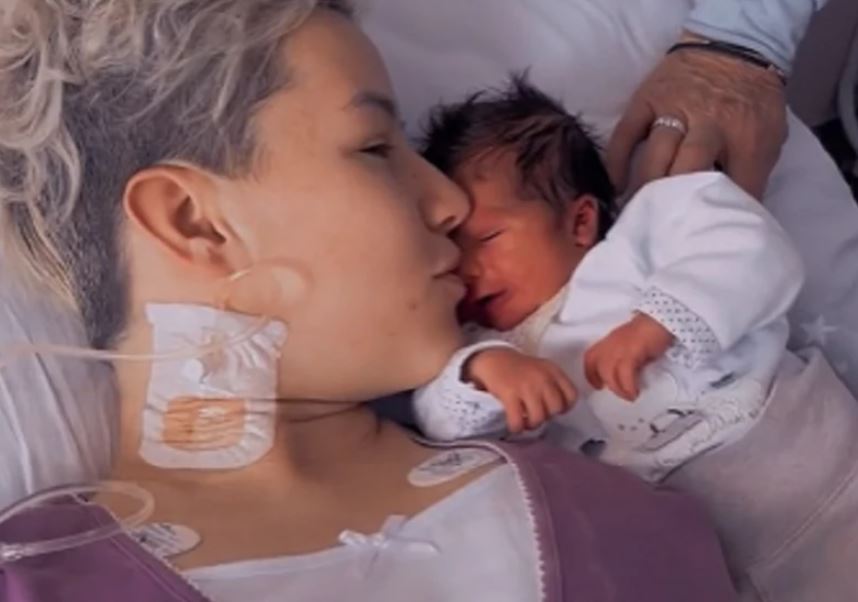 Na svijet donijela Laru čije ime znači pobjeda: Prvi snimak djevojke sa krilima i bebe raznježio je javnost (VIDEO)