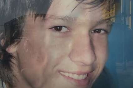 "Sine, tvojim odlaskom srušio se cijeli svijet" Denis (16) je ubijen u tramvaju, majka objavila potresnu poruku (FOTO)