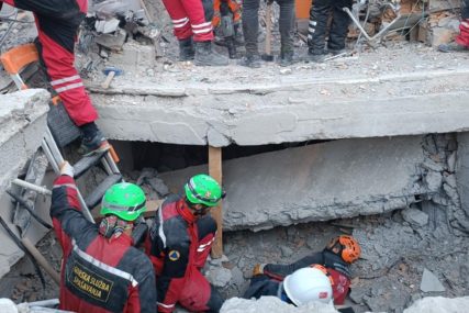 Svaka čast, heroji: Spasioci iz Sarajeva iz ruševina u Turskoj izvukli 6 osoba
