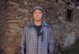 "Neka objavljuju šta hoće, baš me briga" Dječak (14) ostao bez oca, sam brine o seoskom imanju, a vršnjaci mu se smiju (VIDEO)