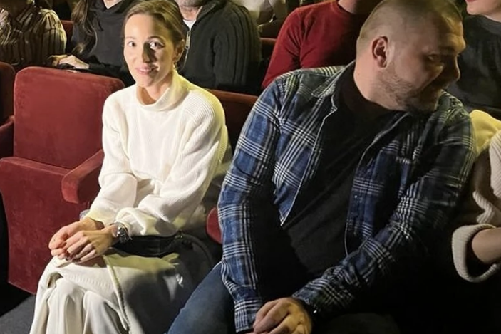 Jelena Đoković sjedi u publici