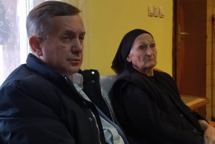 Izgubila je 3 sina i muža: Predstavnici Boračke organizacije posjetili majku heroja Milju Zečević (FOTO)