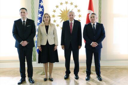 Stigli u Tursku: Članovi Predsjedništva BiH danas imaju sastanak sa Erdoganom (VIDEO, FOTO)