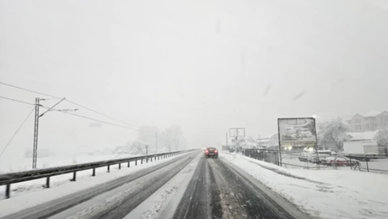 Put prema Prijepolju zavejano u snijegu