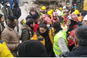 Spasioci iz Srbije ispod ruševina izvukli djevojku (17)