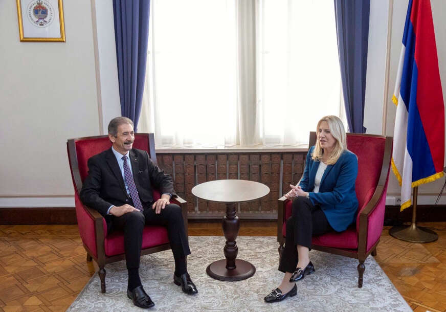Željka Cvijanović i Rezek Namor na sastanku