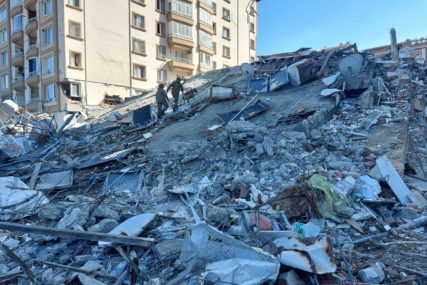 Vođa spasilačkog tima iz Sarajeva u Turskoj "Hvala Bogu još se pronalaze živi ispod ruševina" (VIDEO, FOTO)