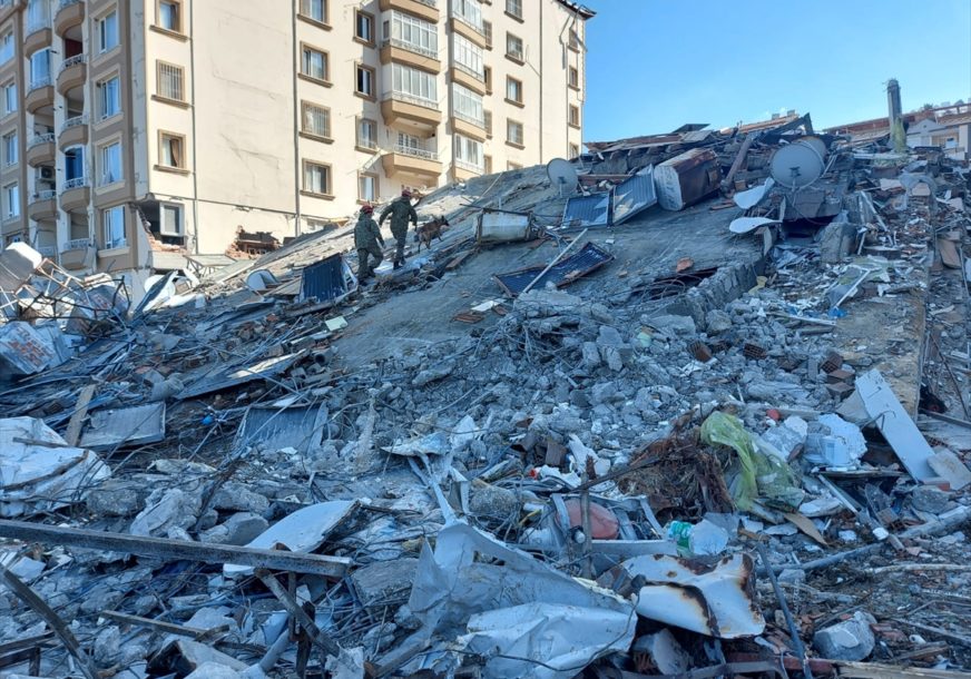 Turska zemljotres ruševine