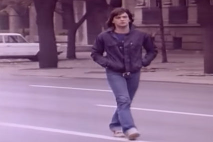 Zdravko Čolić šeta ulicom