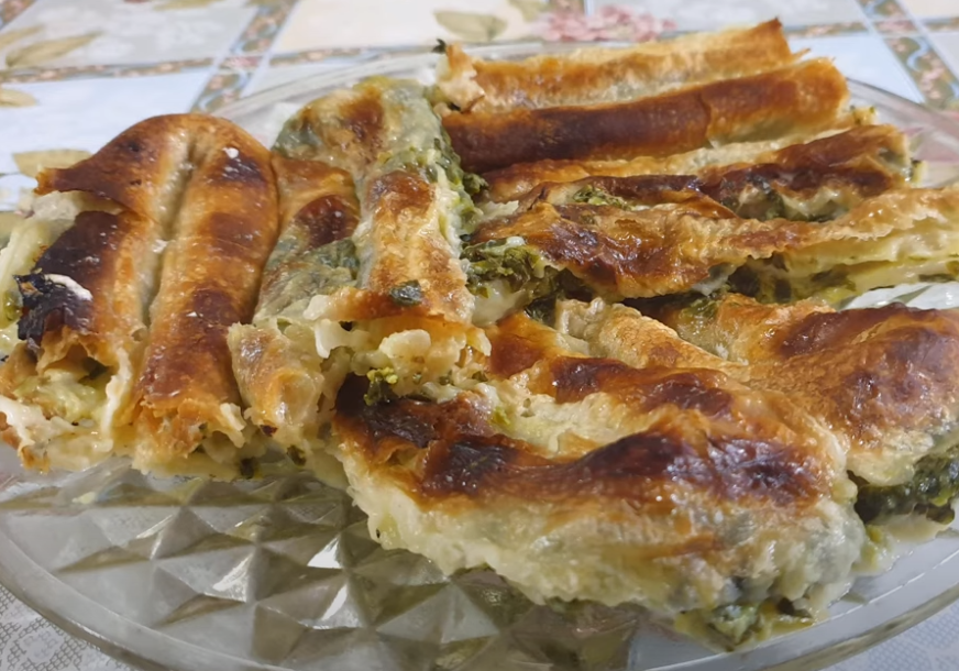 Pita zeljanica na tanjiru