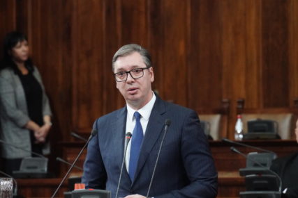 SRBIJA PRED TEŠKIM IZBOROM Vučić poručio da predaja nije opcija, pa otkrio i plan buduće politike