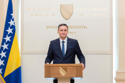 „Nijedan pojedinac nije jači od države“ Bećirović nazvao Dodika separatistom i uputio mu oštru poruku