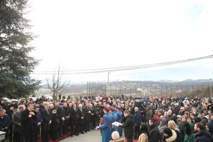 "Ne smijemo dozvoliti da nam se ovo ponovo desi"   Pomen i sjećanje na žrtve ustaškog pokolja u Drakuliću (FOTO)