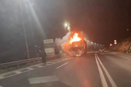 Zapalio se kamion u mjestu Popova Voda, Užice
