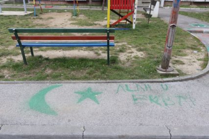 Kod dječjeg igrališta: Sramotan grafit "Alahu ekbar" napisan sprejem u Banjaluci