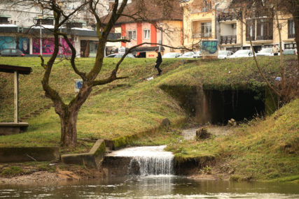 kanalizacija otpadne vode rijeka vrbas kod gradskog mosta