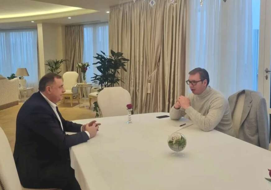 Milorad Dodik i Aleksandar Vučić razgovaraju